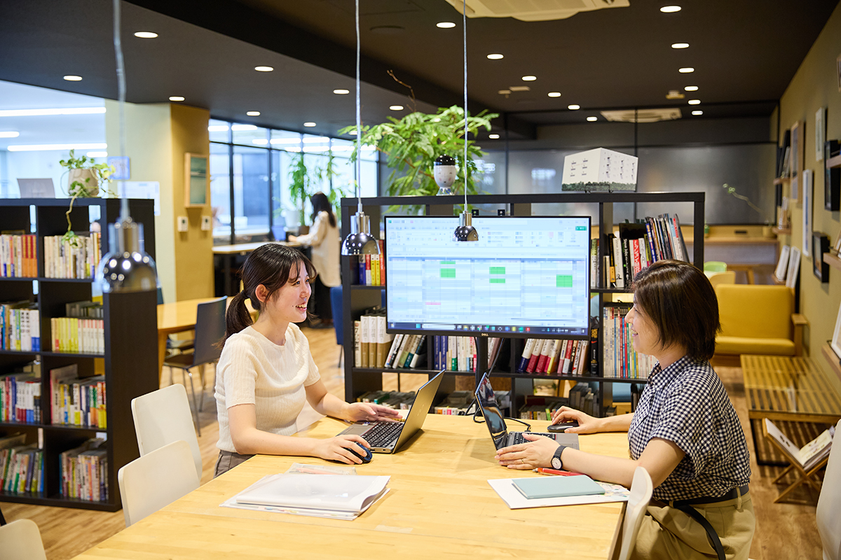 社内の打ち合わせ風景
