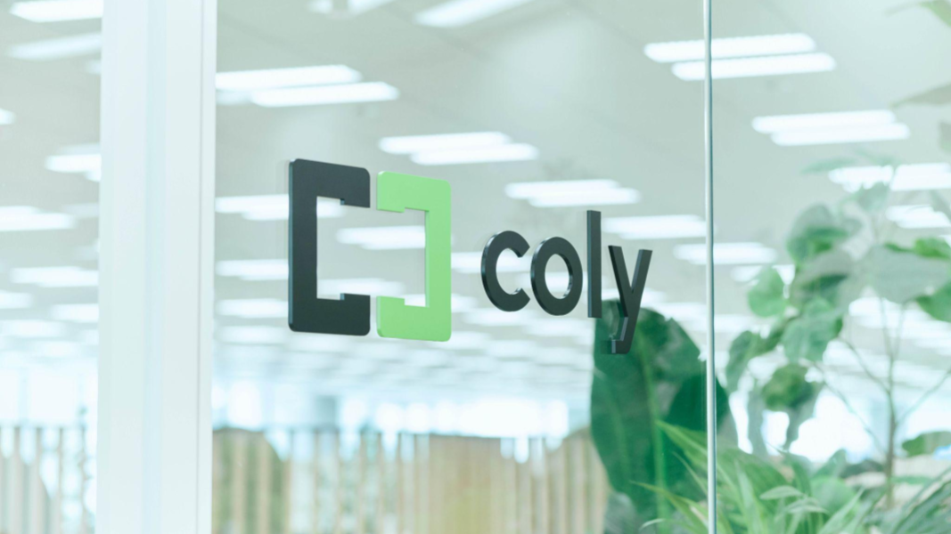 エントランス 企業ロゴ