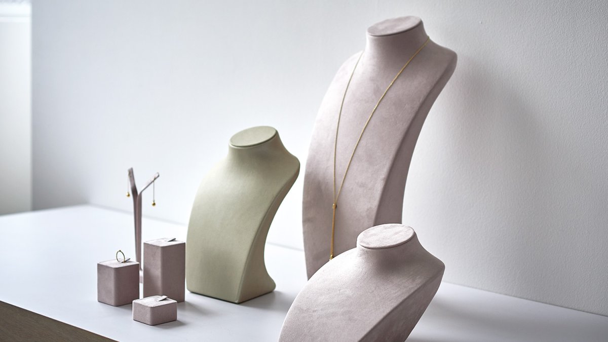 SHOP DISPLAY